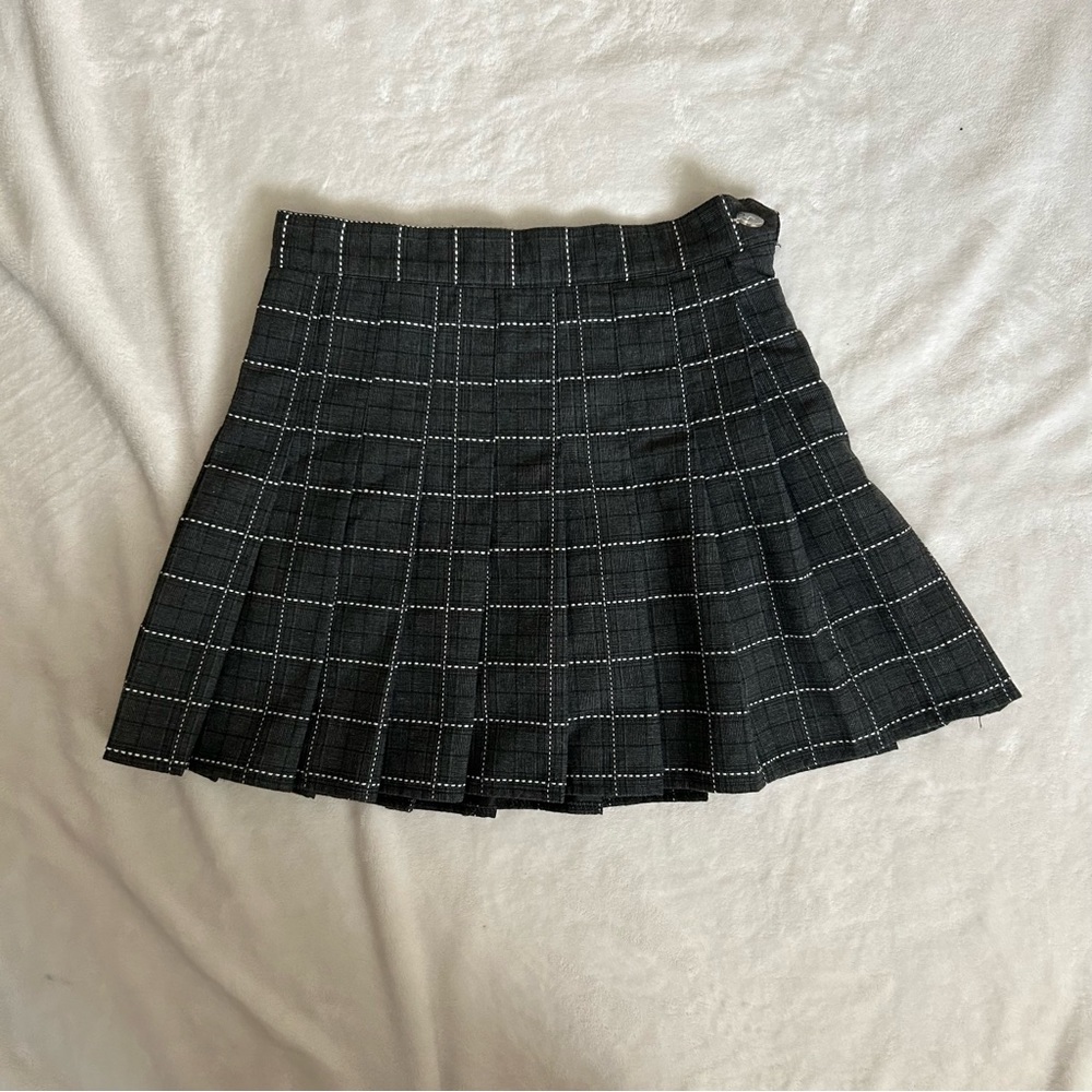 super cute dark grey pleated plaid mini skirt!!!